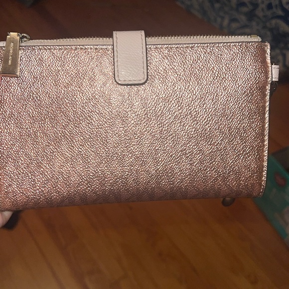 Michael Kors Handbags - Michael Kors wallet rose gold shimmer very great condition